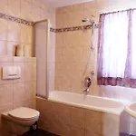 Seefeld Alpine Hideaway דירה *